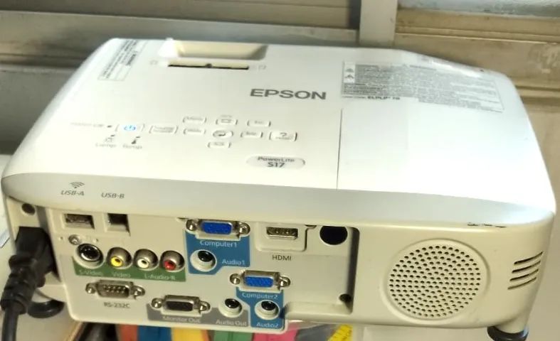 Projetor Epson Powerlite S17 - Foto 5