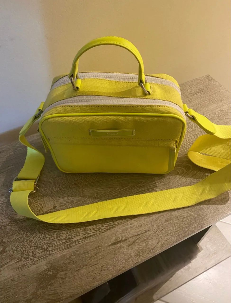 bolsa verde claro 17x22cm com duas aberturas arezzo