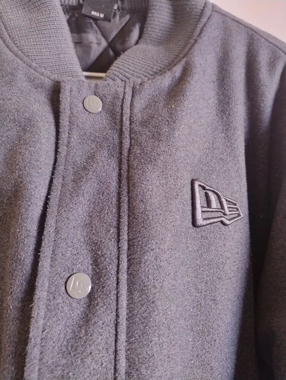 Jaqueta Bomber New Era Cinza - Foto 4