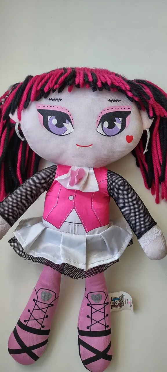 Boneca de Pelúcia Monster High - Draculaura - Foto 5