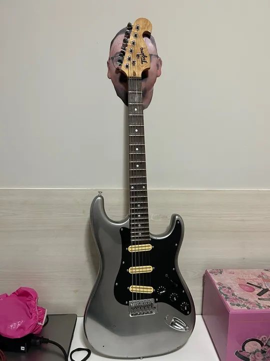 Guitarra Tagina modificada 