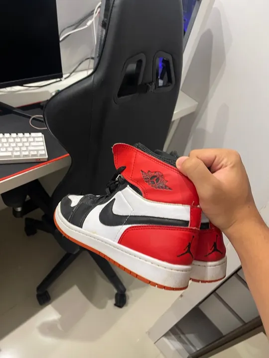 Jordan Preto e Vermelho Primeira Linha