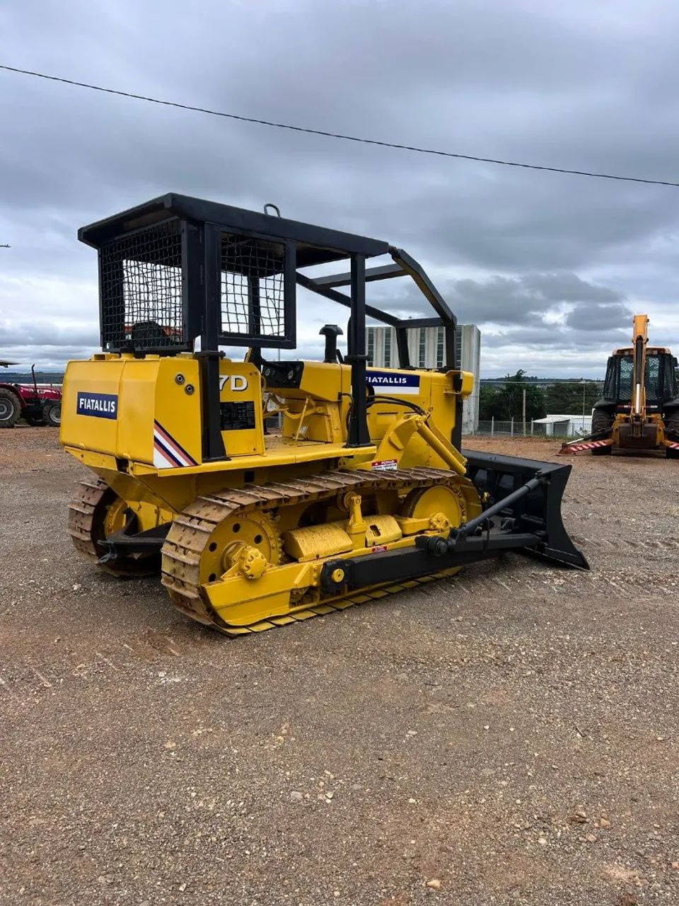 Trator de Esteira Fiatallis 7D - Foto 4