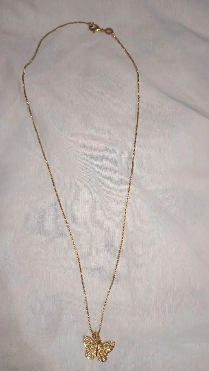 Colar de corrente com pingente de borboleta da Magold  - Foto 3