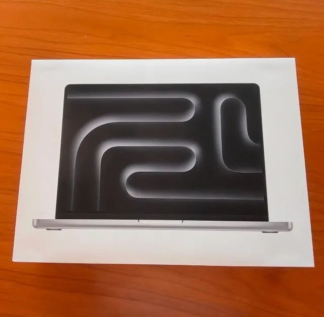 MACBOOK PRO 16.2 INCH 2024