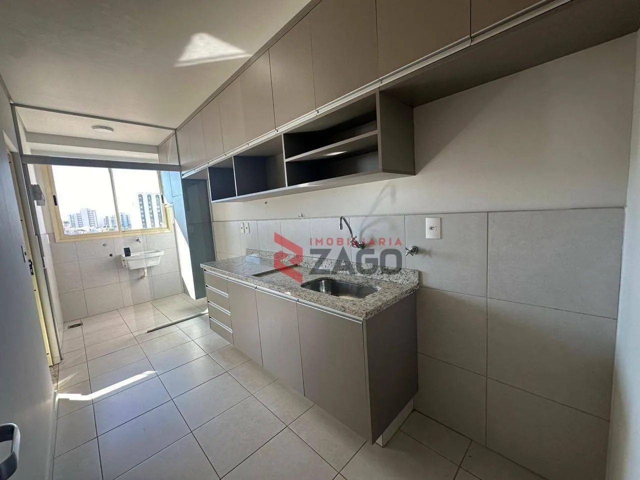 Apartamento com 3 dormitórios para alugar, 125 m² por R$ 3.195,98/mês - Mercês - Uberaba/M