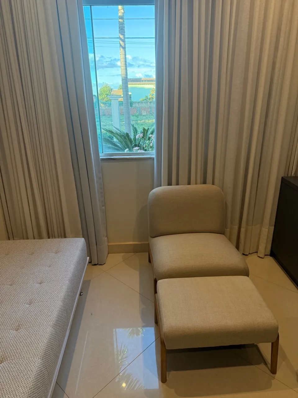 Poltrona com Puff - Conforto e Estilo para seu Espaço