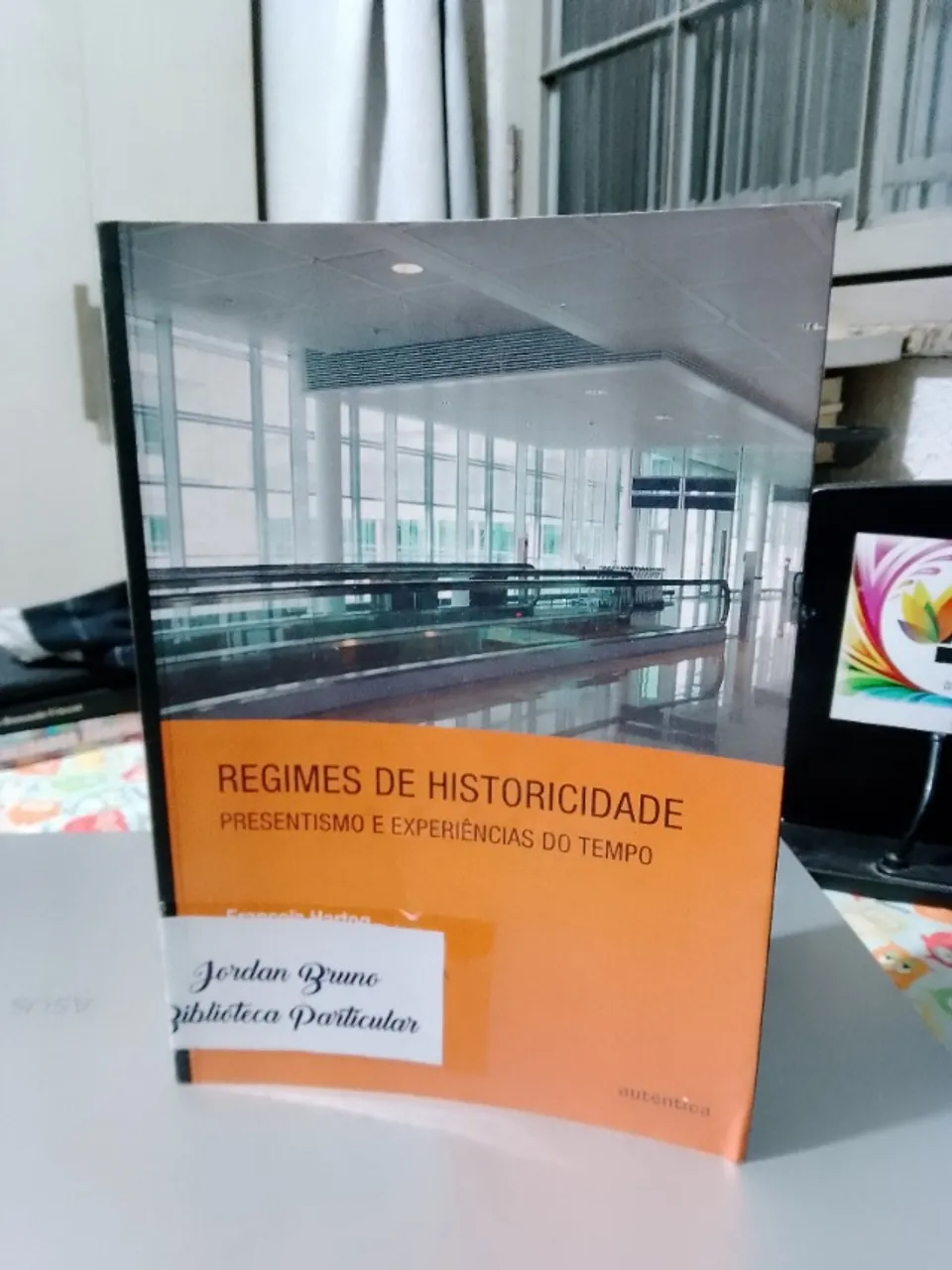 Regime de Historicidade (exemplar usado)