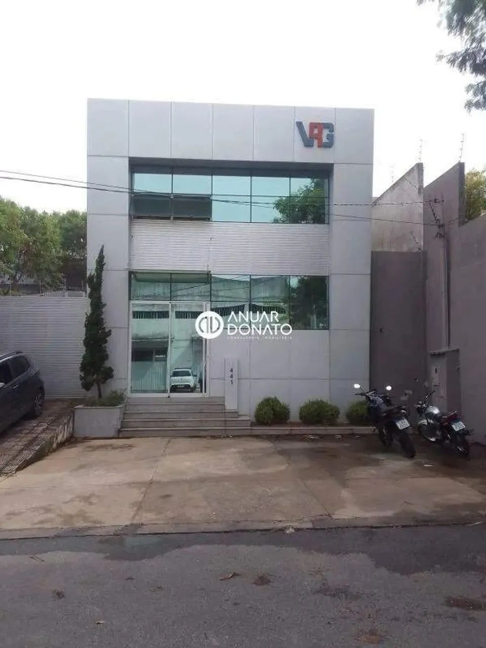 Prédio Comercial + Galpão