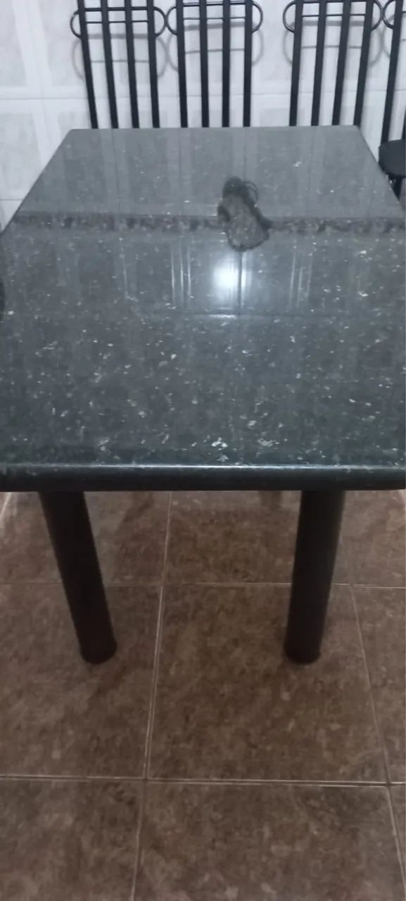 Mesa 4 cadeiras