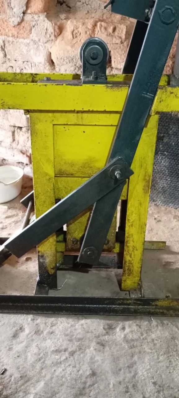 Máquina Manual de Tijolo Ecológico 64175984282499123