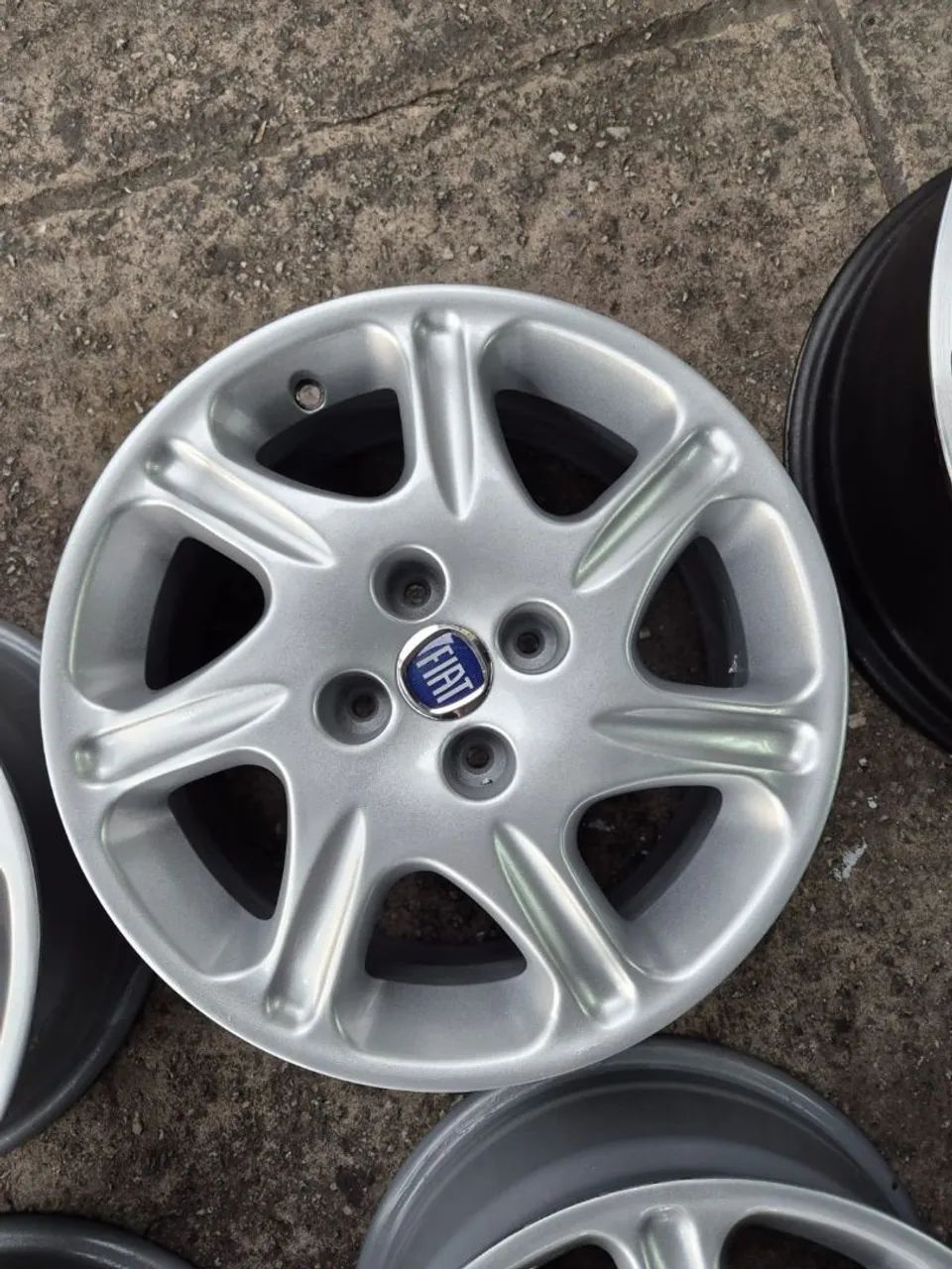 Jogo de rodas Marea aro 15 4x98 originais - Peças para carros