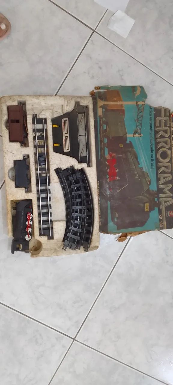 Vendo Ferrorama XP-100 da Estrela, completo.