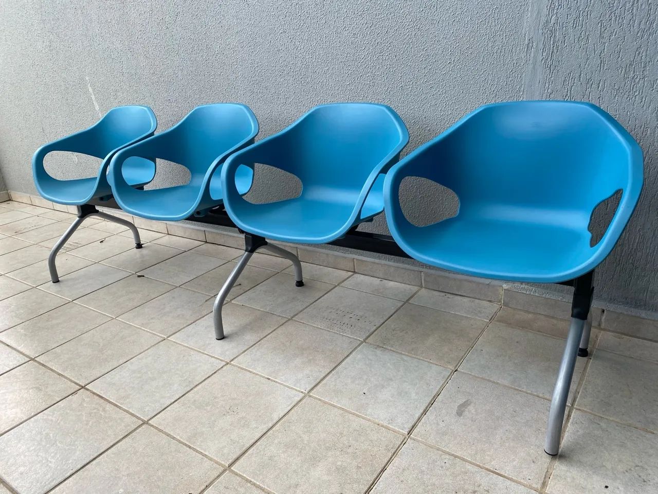 Cadeiras longarinas para espera hospitalar - usadas - Foto 3