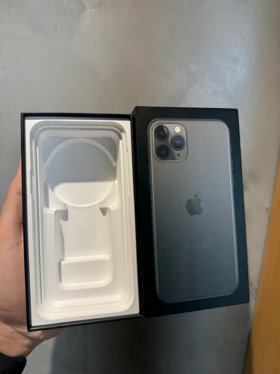 Caixa de iPhone 11 Pro 256GB Verde - Acessórios de Celular