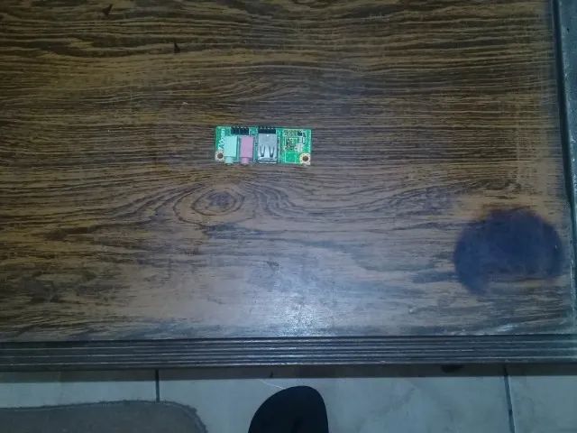 placa de som  com  2 porta usb  usado - Foto 3
