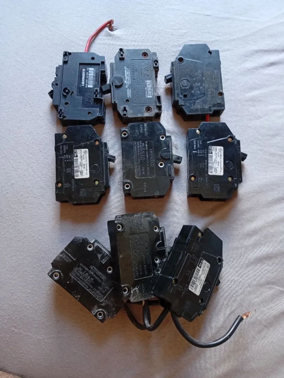 Disjuntores Elétricos