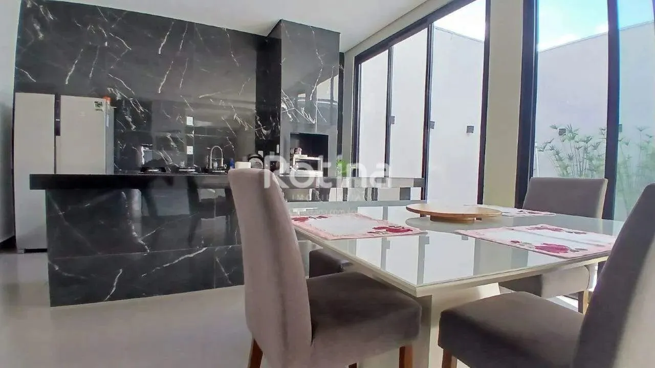 Casa à venda, 3 quartos, Nova Uberlândia - Uberlândia/MG - Rotina Imobiliária