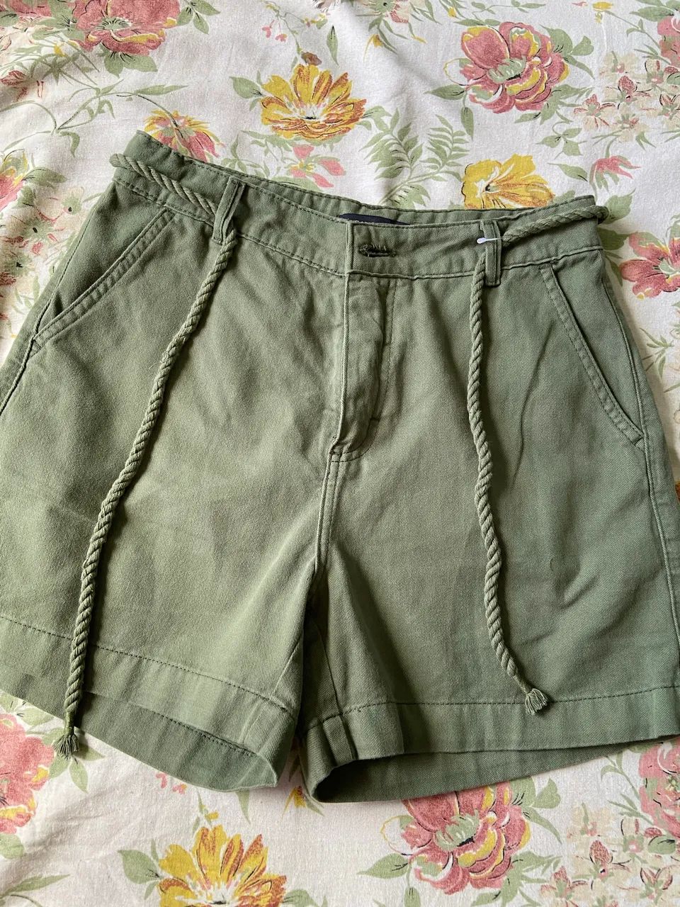 Short jeans verde militar 