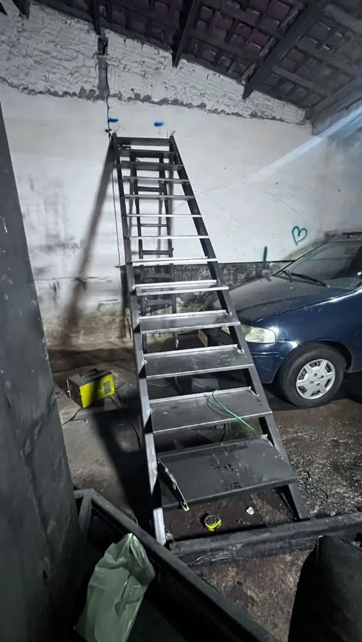 Escada de metal para área externa - Foto 3
