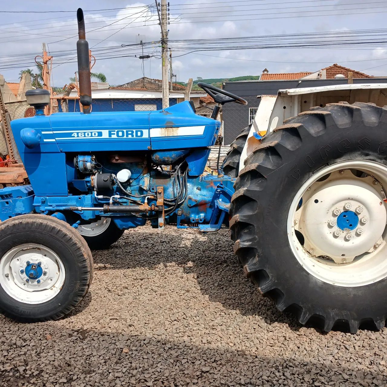 Trator Ford 4600 - Tratores e máquinas agrícolas - Taiaçu
