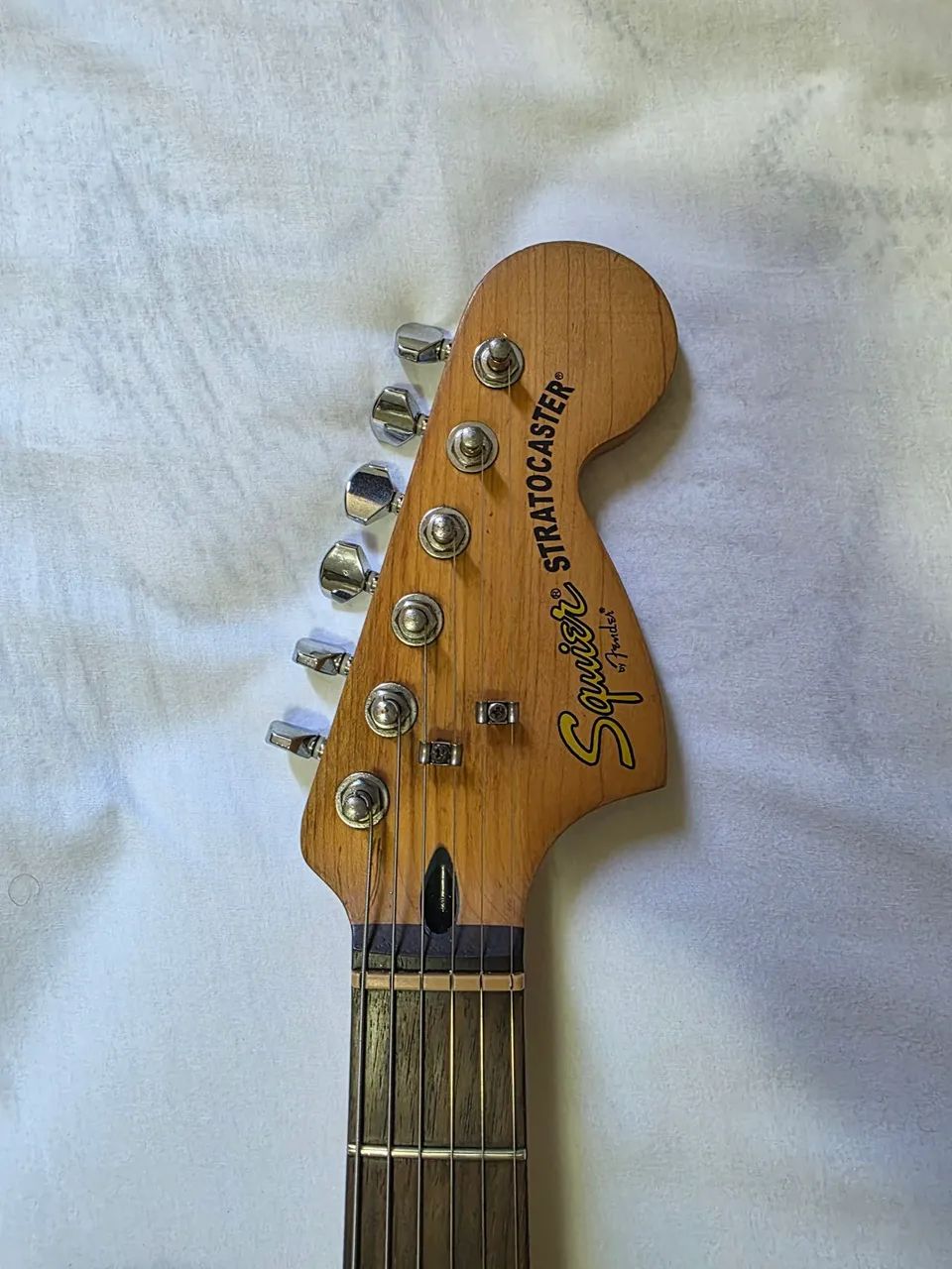 Guitarra Squier by Fender Stratocaster - Crafted in Indonesia