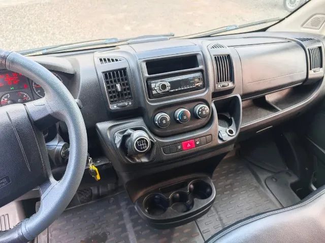 Fiat Ducato ano 2018 16 lugares  - Foto 4