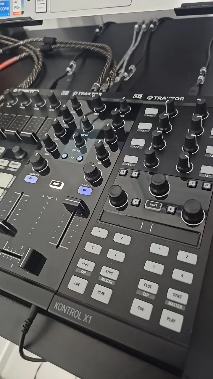 Native Instruments Traktor F1