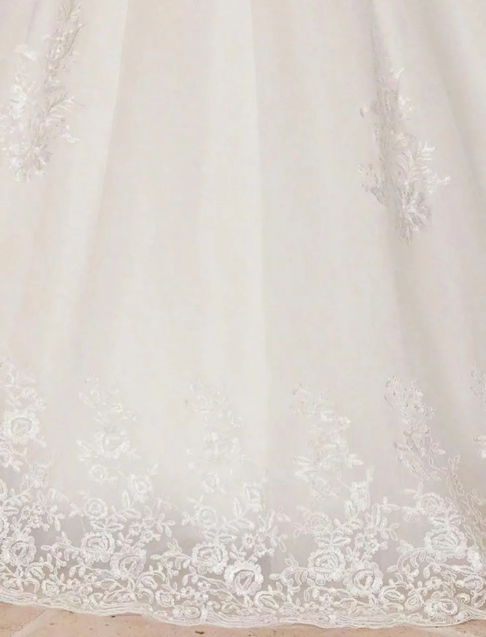 VESTIDO DE NOIVA BORDADO - FESTA DE CASAMENTO - Foto 2
