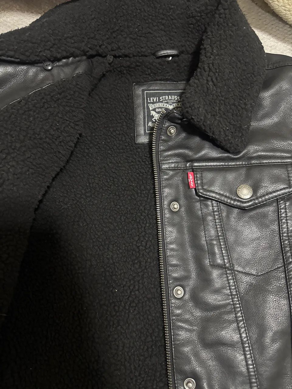 Jaqueta Trucker Levi's com Forro de Sherpa - Foto 4