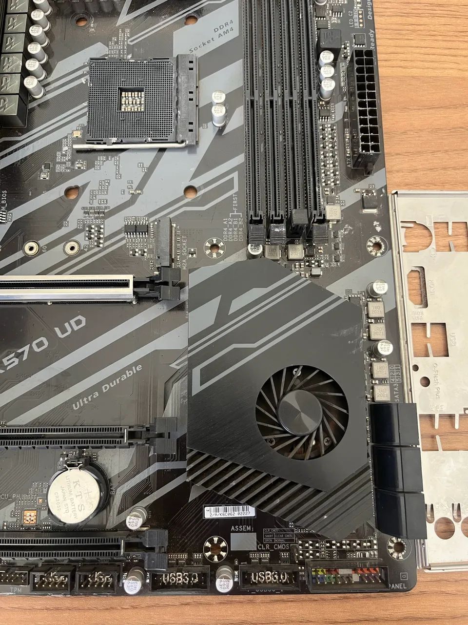 X570 Gigabyte UD Gaming  - Foto 2