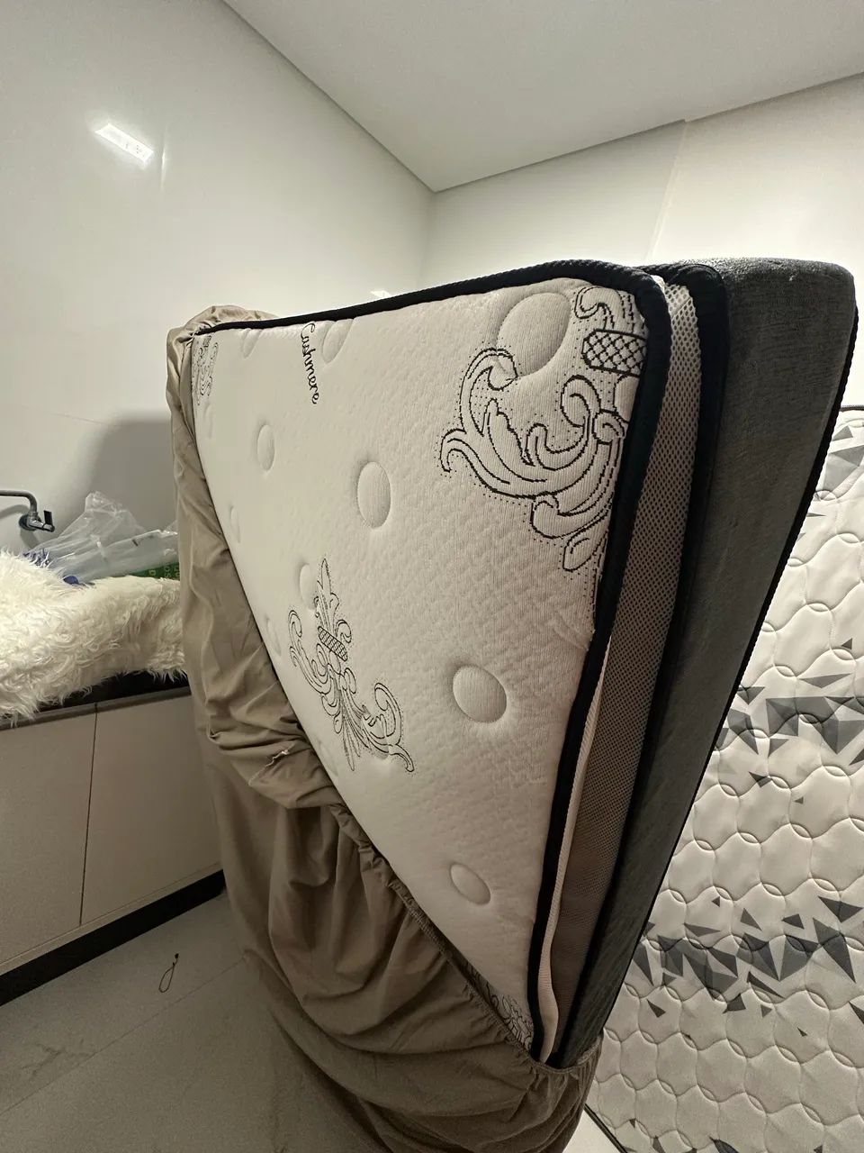 Colchao Cama box casal, base + colchão nunca usado !  - Foto 2