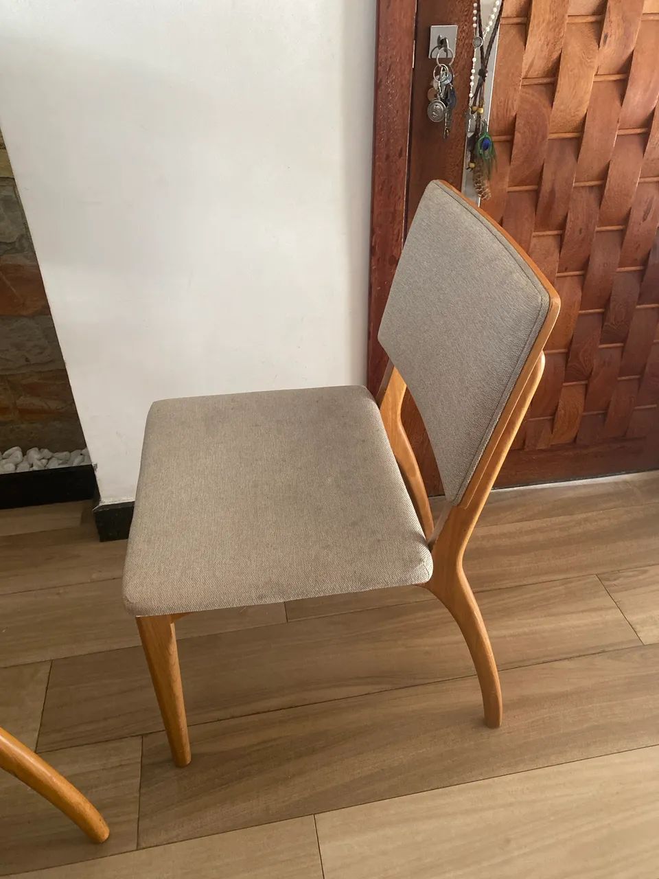 Mesa de jantar com 6 ótimas cadeiras  - Foto 3