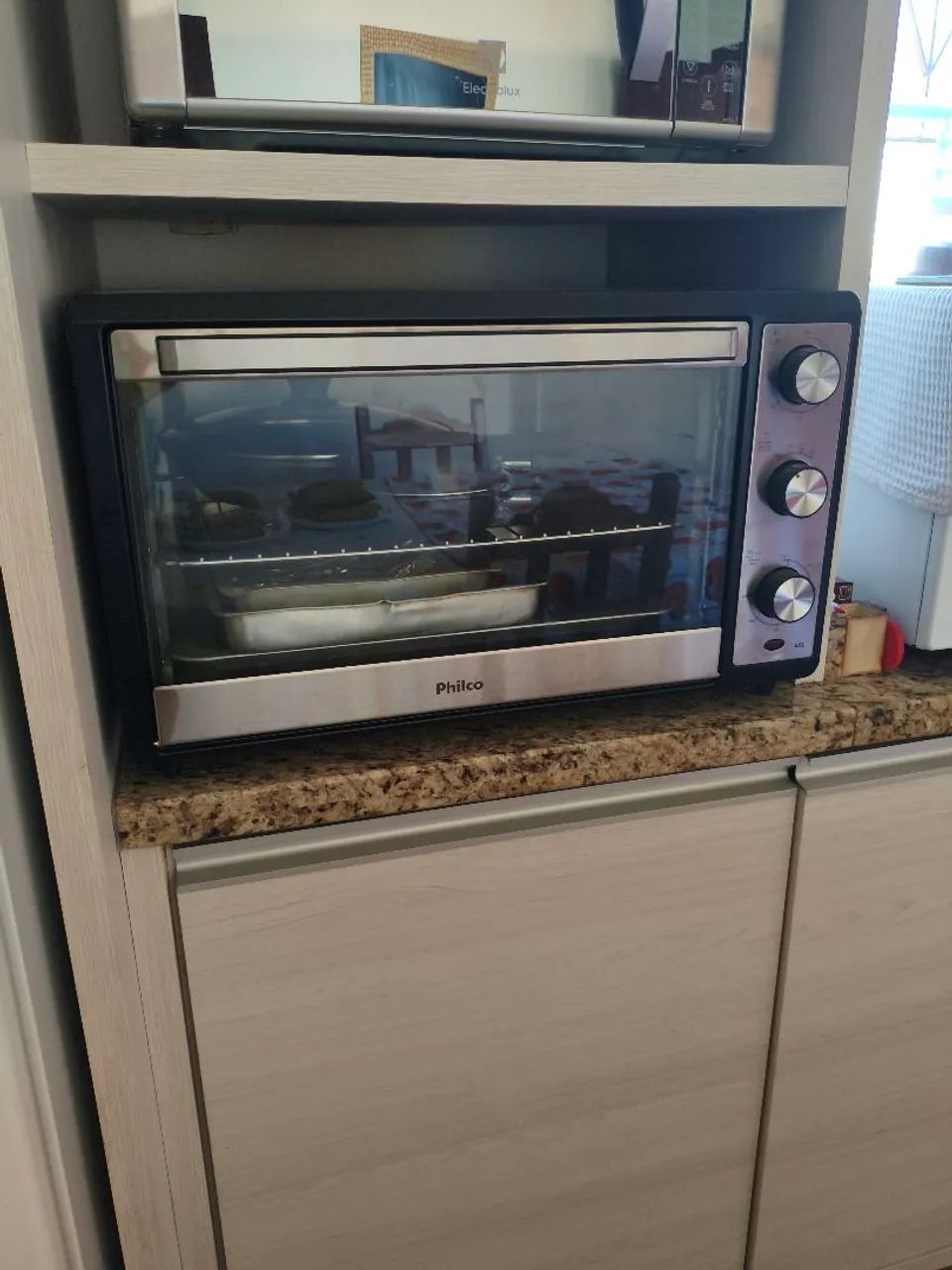 Forno Eletrico Philco Pfe65 65L<br>SKU.: 223070_<br>PHILCO<br>Voltagem: 220v<br>Cor: