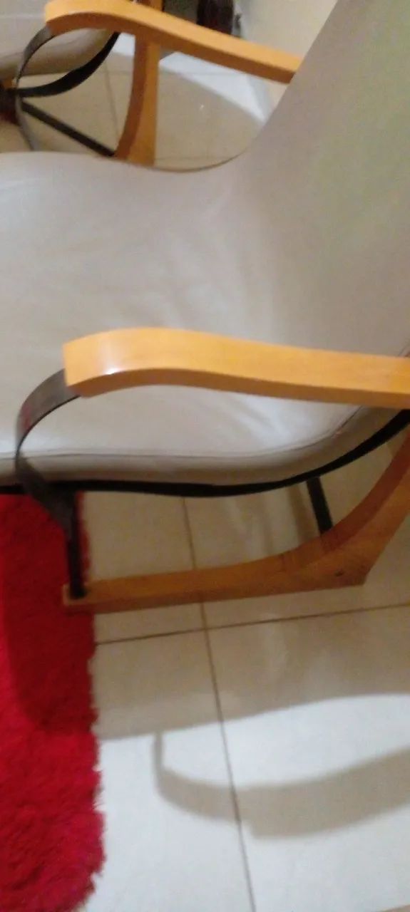 Lindas poltronas 3 peças madeira maciça e corino - Foto 2