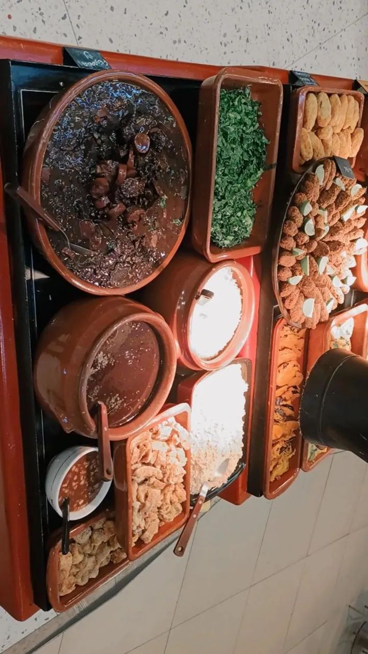 Ajudante de cozinha 12/36