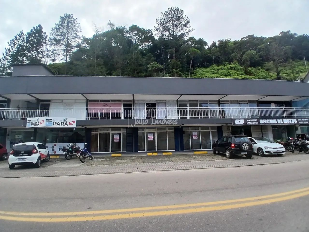 Sala térrea na Bairro Azambuja.