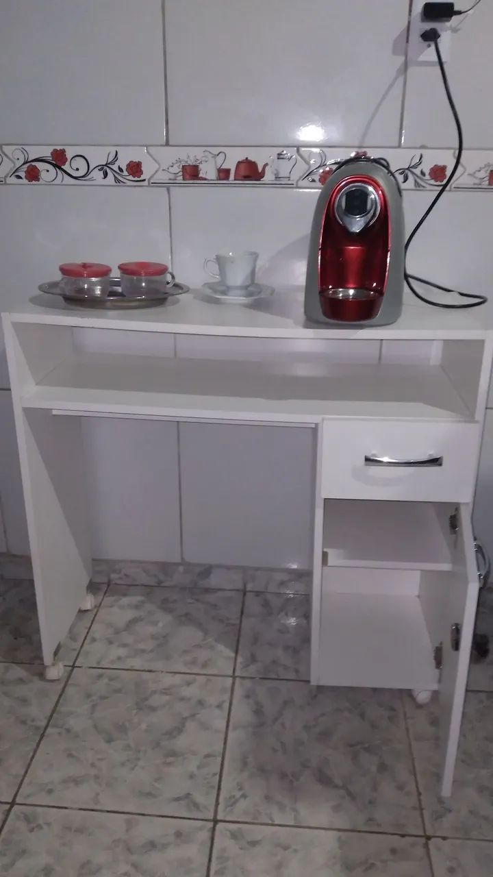 Mesa multiuso com rodinhas perfeito para como quiser usar  - Foto 3