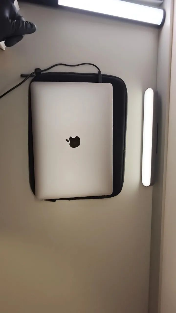 MacBook Pro 13 M1 2020 8GB Touch Bar Cinza Espacial - Foto 2