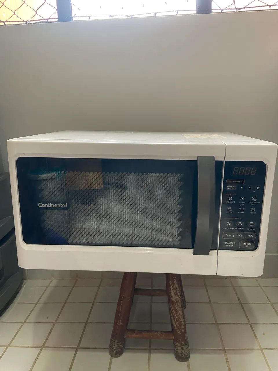 Micro-ondas Continental 34L Branco 