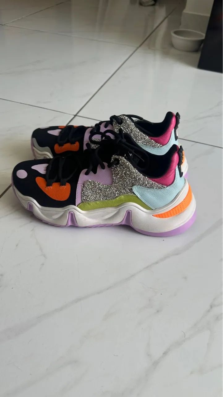 Tênis Carmen Steffens