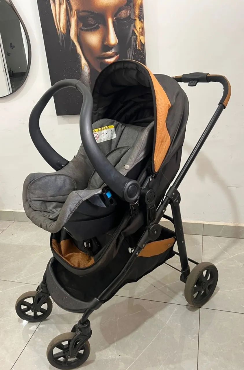 Carrinho de bebê com bebê conforto  - Foto 3