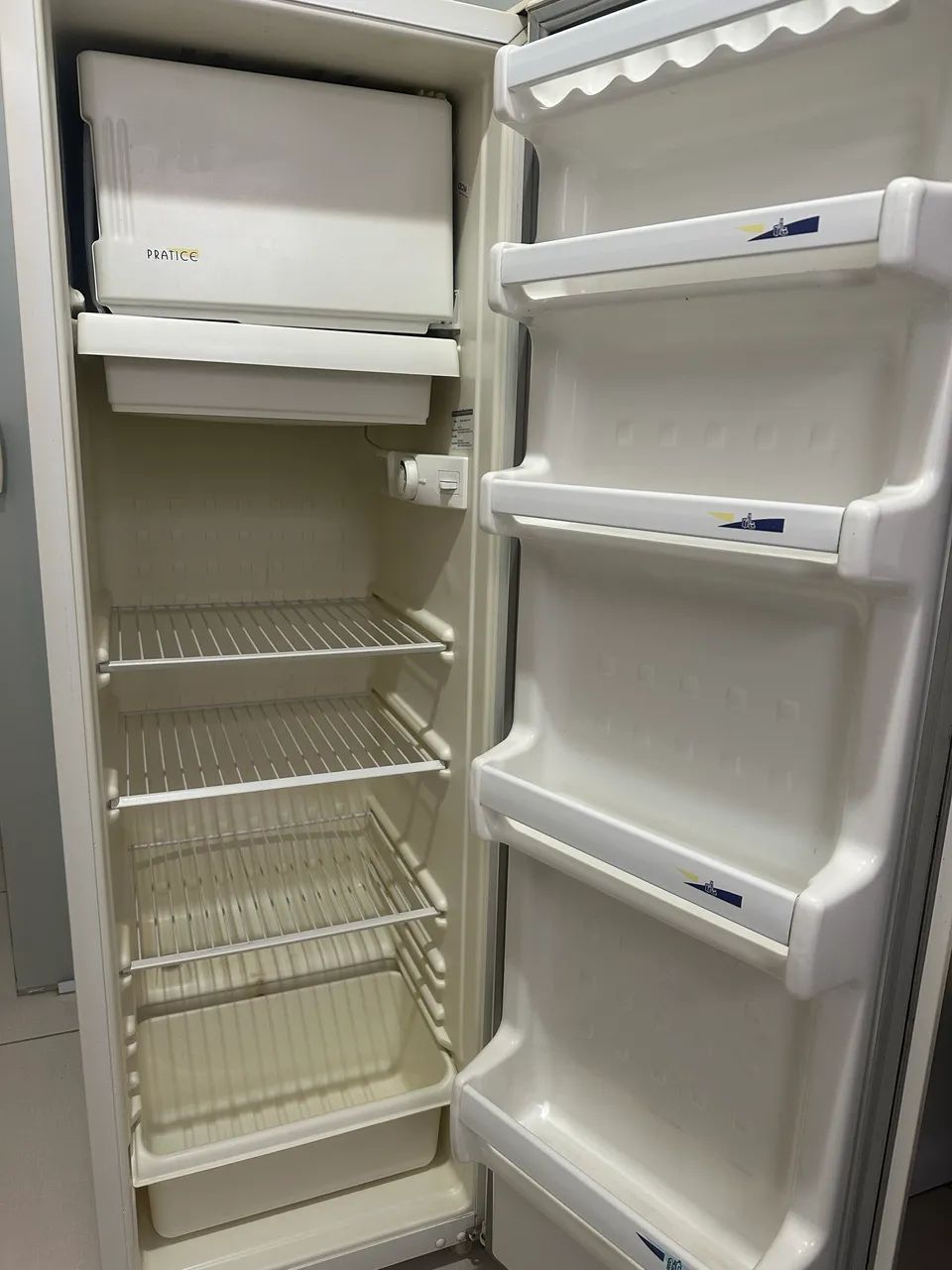 Geladeira Consul Pratice 240L - Funcionando Perfeitamente - Bem Conservada - Foto 5