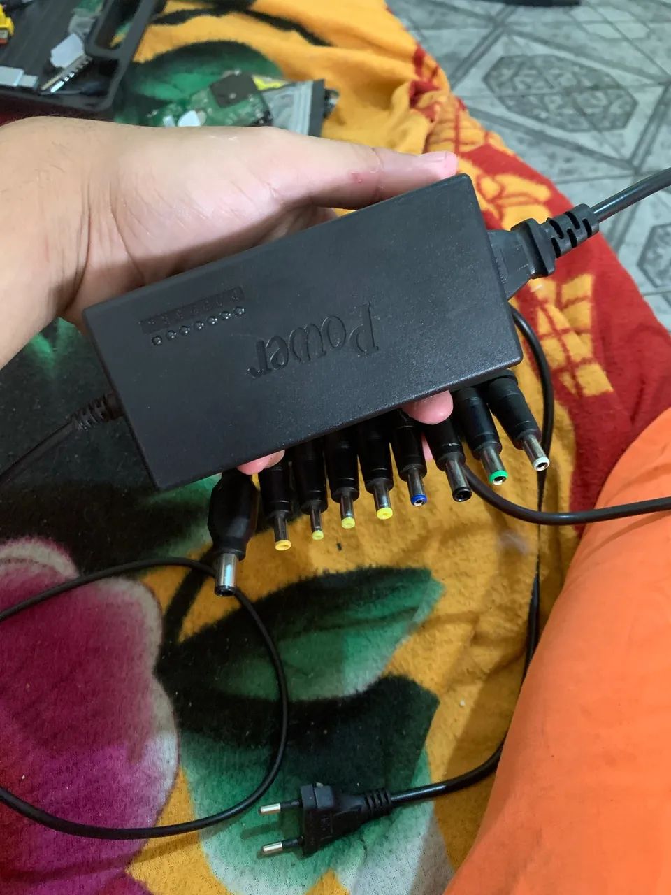 Fonte de notebook universal 