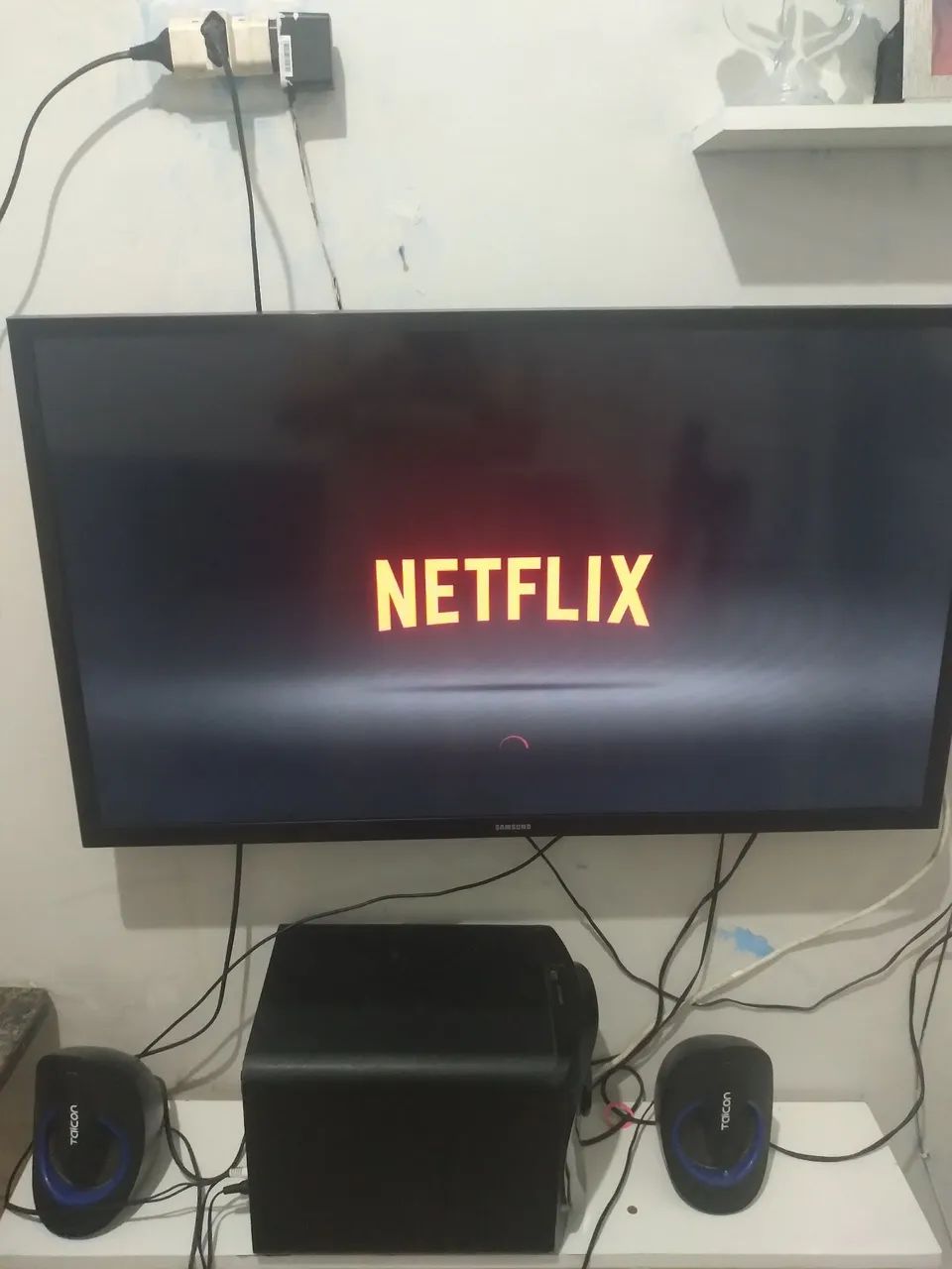 Televisão ótima pegando tudo Smart - Foto 2