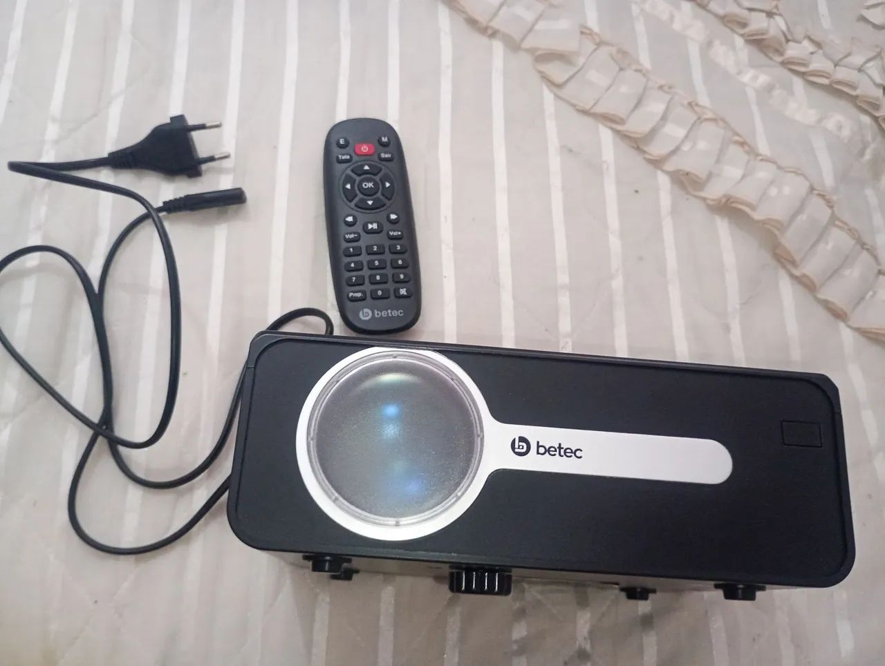 Projetor Betec BT850 com defeito no Display interno. - Foto 2