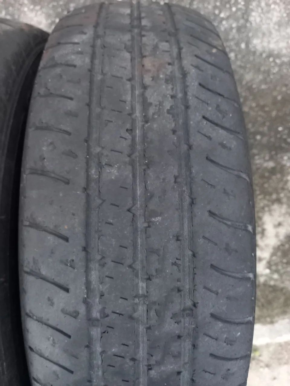 Vendo pneus aro 13 165 70  - Foto 4