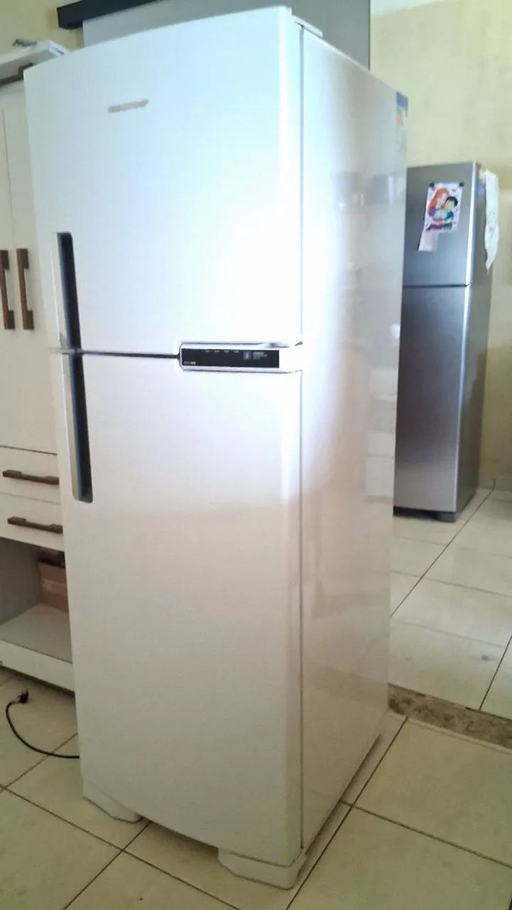 Geladeira Eletrolux 375 volume total. - Foto 2