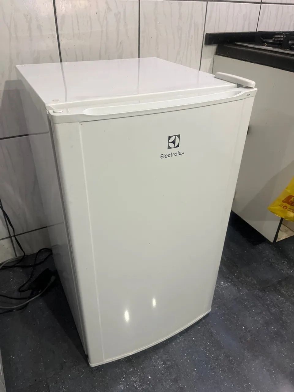 ? Frigobar Electrolux Branco - R$ 900,00
