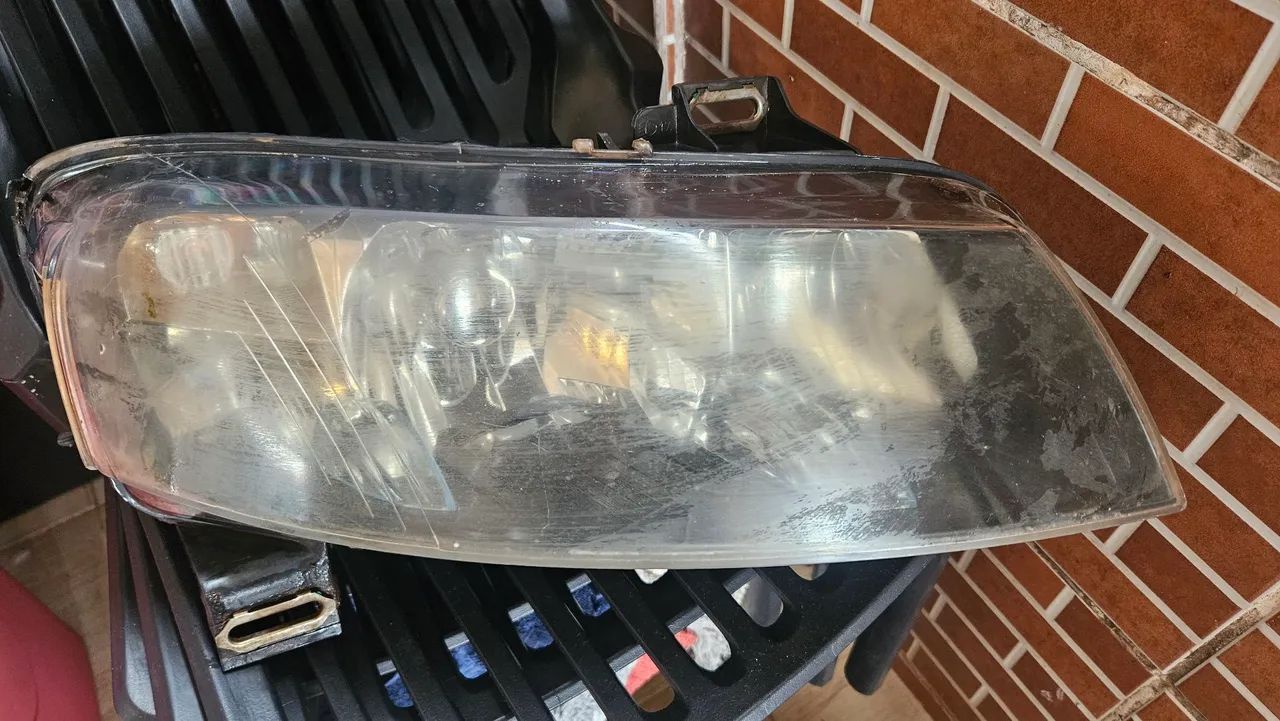 Farol do fiat stilo 